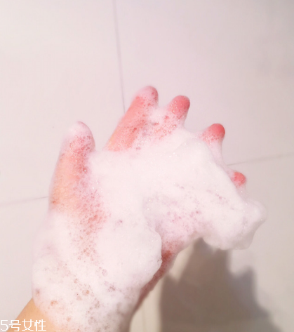 多芬和力士的沐浴露哪個(gè)好 多芬和力士的沐浴露對(duì)比測(cè)評(píng) 多芬和力士的沐浴露哪個(gè)好 多芬和力士的沐浴露對(duì)比測(cè)評(píng)