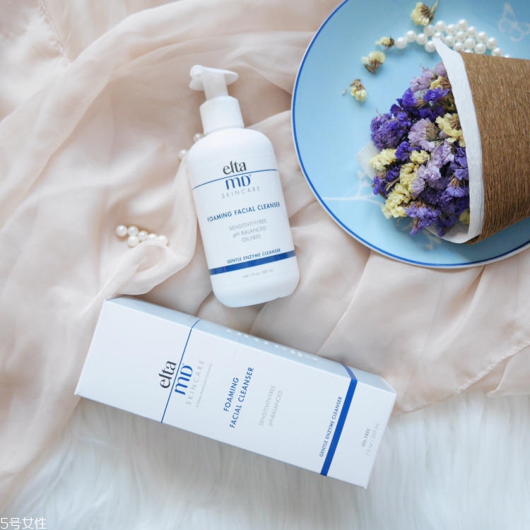 經(jīng)期中用什么護(hù)膚品好 經(jīng)期護(hù)膚法改變顏值 經(jīng)期中用什么護(hù)膚品好 經(jīng)期護(hù)膚法改變顏值