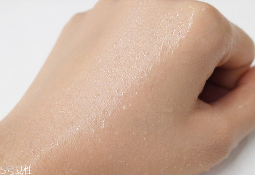 夏天適合用什么粉底液 適宜夏天用的粉底液推薦 夏天適合用什么粉底液 適宜夏天用的粉底液推薦