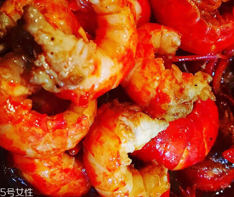 麻辣小龍蝦是海鮮嗎？麻辣小龍蝦屬于海鮮嗎？