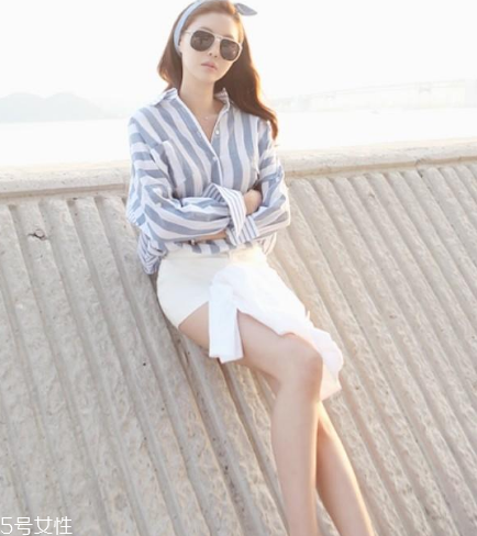 胸大的女生穿什么上衣？適合大胸女生的穿搭