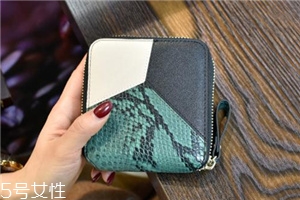 錢包長(zhǎng)毛了怎么清洗？錢包長(zhǎng)毛清洗方法