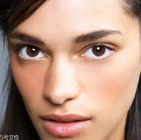 棕色美瞳配什么眼影 棕色美瞳配什么口紅 棕色美瞳配什么眼影 棕色美瞳配什么口紅