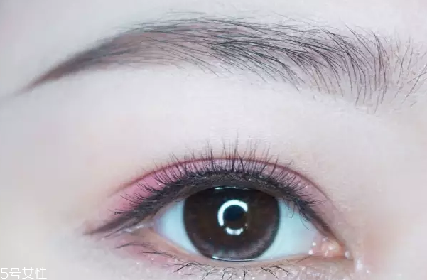 棕色美瞳配什么眼影 棕色美瞳配什么口紅 棕色美瞳配什么眼影 棕色美瞳配什么口紅