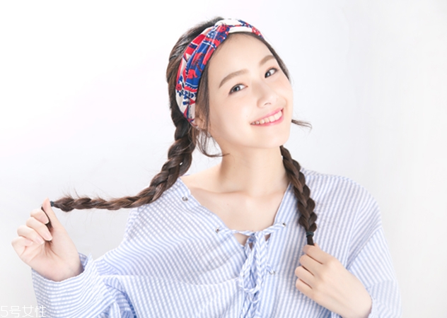 發(fā)帶怎么戴 中長發(fā)怎么用發(fā)帶編發(fā) 發(fā)帶怎么戴 中長發(fā)怎么用發(fā)帶編發(fā)