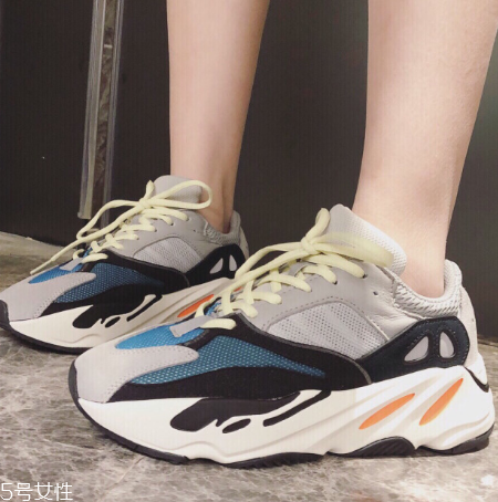 yeezy 700偏碼嗎？yeezy 700碼數(shù)正常嗎