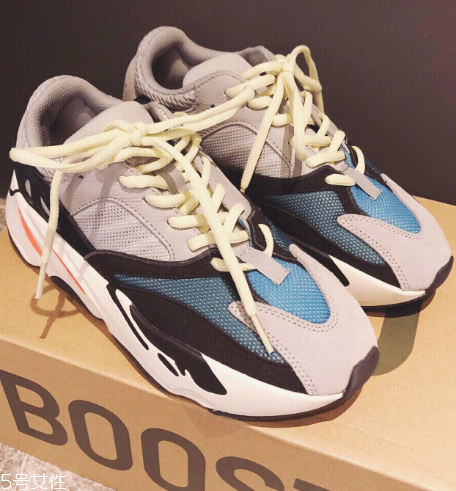 yeezy 700偏碼嗎？yeezy 700碼數(shù)正常嗎