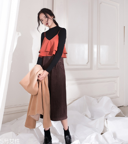 熒光色怎么搭配不顯黑？熒光色衣服搭配竅門