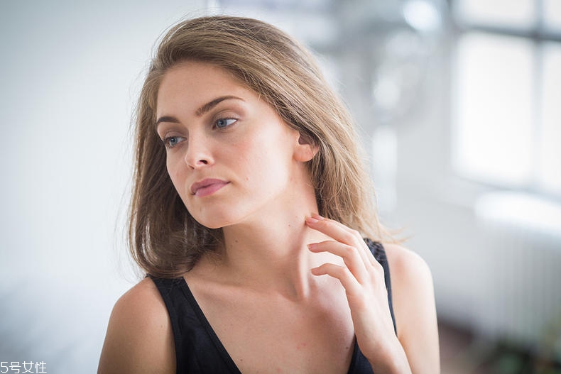 乳液和防曬攪拌一起會怎樣 不可取的乳液用法 乳液和防曬攪拌一起會怎樣 不可取的乳液用法