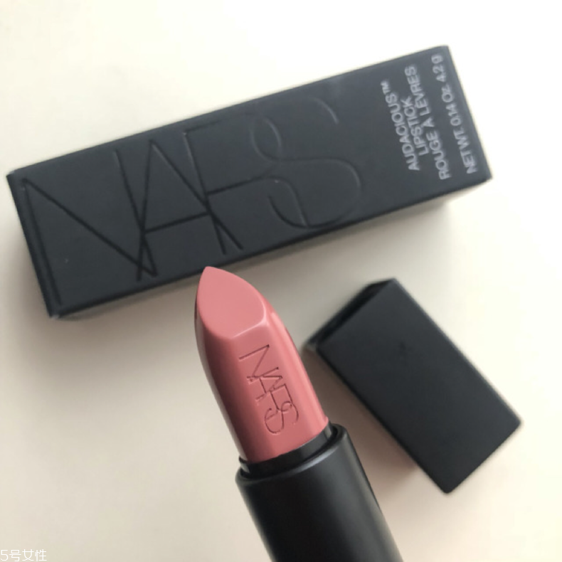 nars豆沙色口紅有幾支？nars兩款豆沙色對(duì)比試色