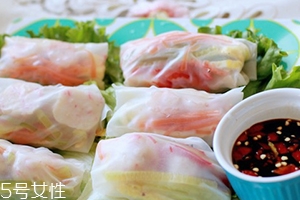 越南春卷皮用冷水還是熱水泡？越南春卷皮泡多久