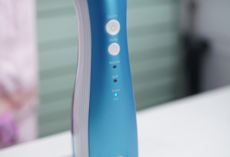 沖牙器和電動(dòng)牙刷哪個(gè)好？沖牙器和電動(dòng)牙刷對(duì)比