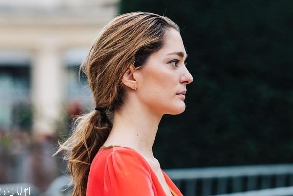 早安卷發(fā)型燙得出來嗎 早安卷發(fā)型怎么弄步驟 早安卷發(fā)型燙得出來嗎 早安卷發(fā)型怎么弄步驟