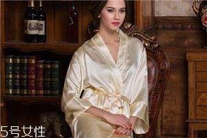 睡衣里面還要穿內褲嗎？睡衣里面用不用穿內褲