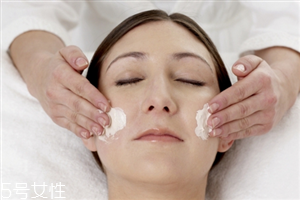 用睡眠面膜前還需要用什么 使用睡眠面膜的注意事項 用睡眠面膜前還需要用什么 使用睡眠面膜的注意事項