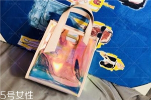 小ck鐳射包尺寸多大？charles keith鐳射包尺寸介紹