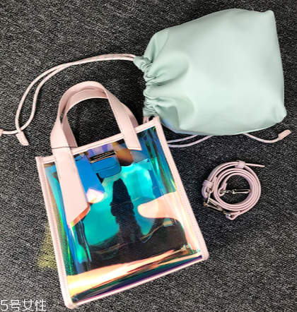 小ck鐳射包有幾種顏色？charles keith鐳射包顏色介紹