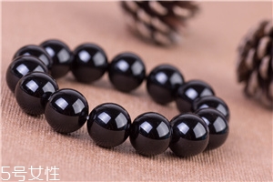 黑瑪瑙手串戴哪只手？黑瑪瑙手串佩戴忌諱