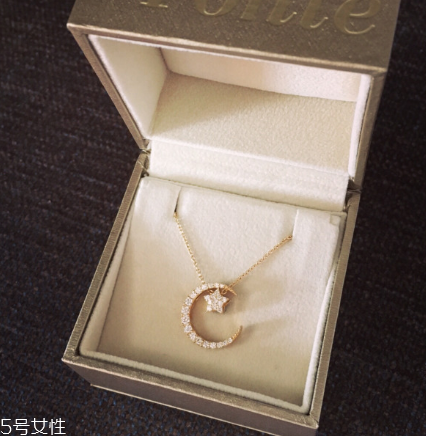 項鏈要每天都摘下來嗎？項鏈可以不摘嗎