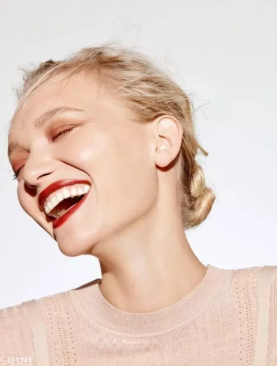 祛斑美白什么產(chǎn)品最有效 日常祛斑小妙招 祛斑美白什么產(chǎn)品最有效 日常祛斑小妙招