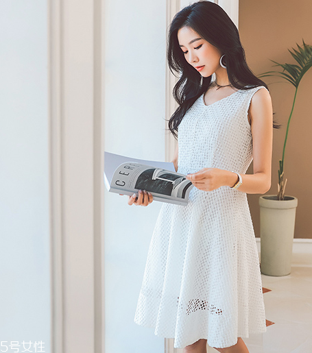 小個子女生穿什么裙子好看？小個子女生穿搭技巧