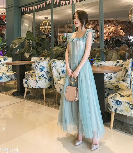 2018夏天流行什么顏色？2018夏天最火的衣服顏色