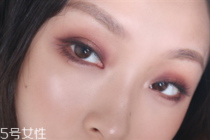 梅子色眼妝怎么畫好看 好看的梅子色眼妝畫法 梅子色眼妝怎么畫好看 好看的梅子色眼妝畫法