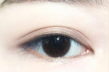 梅子色眼妝怎么畫好看 好看的梅子色眼妝畫法 梅子色眼妝怎么畫好看 好看的梅子色眼妝畫法