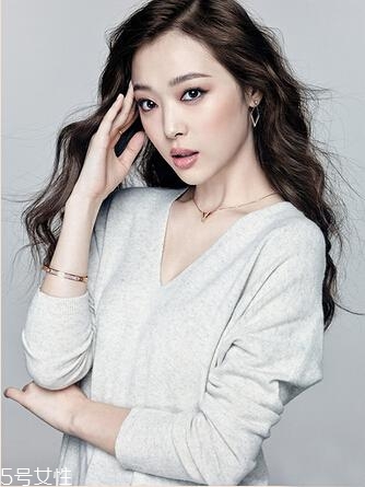 梅子色眼妝怎么畫好看 好看的梅子色眼妝畫法 梅子色眼妝怎么畫好看 好看的梅子色眼妝畫法