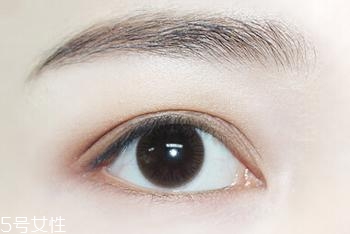 梅子色眼妝怎么畫好看 好看的梅子色眼妝畫法 梅子色眼妝怎么畫好看 好看的梅子色眼妝畫法