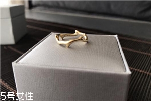 戒指不好摘下來怎么辦？戒指不好取下來怎么辦