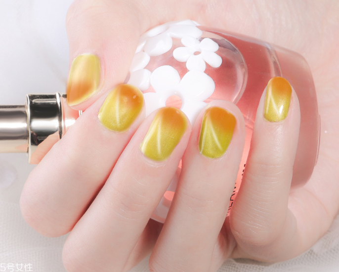 溫變美甲怎么涂均勻 溫變美甲使用方法 溫變美甲怎么涂均勻 溫變美甲使用方法