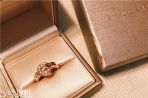 戒指和手表戴一只手嗎？戒指和手表是戴一邊嗎