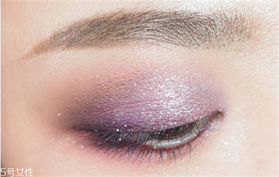 夏天很容易脫妝怎么辦 教你高溫天也持久不脫妝的方法 夏天很容易脫妝怎么辦 教你高溫天也持久不脫妝的方法