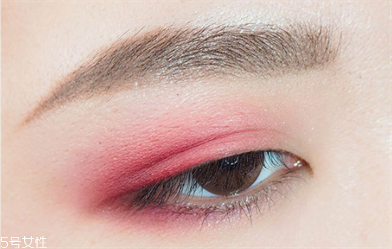 夏天很容易脫妝怎么辦 教你高溫天也持久不脫妝的方法 夏天很容易脫妝怎么辦 教你高溫天也持久不脫妝的方法