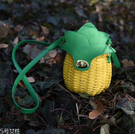 夏天適合背什么包？適合夏天背的包包款式