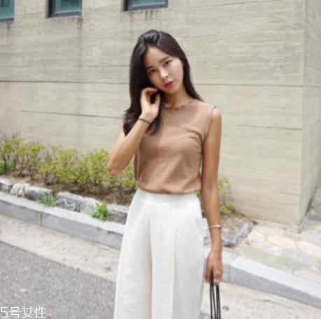皮膚黑夏天穿什么顏色？黑皮膚適合什么顏色衣服