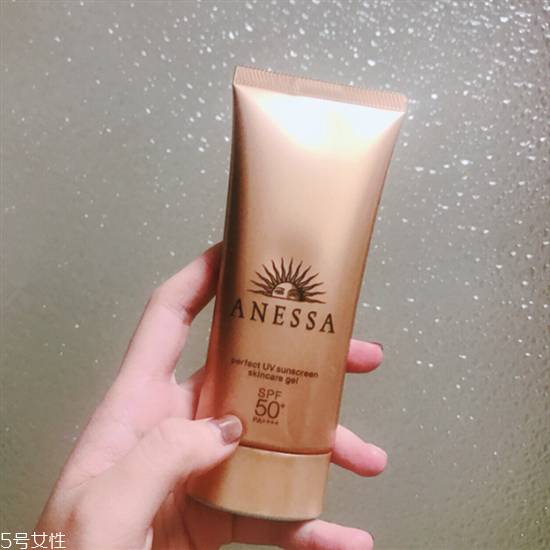 安耐曬和娜麗絲哪個好 安耐曬防曬和娜麗絲防曬區(qū)別對比 安耐曬和娜麗絲哪個好 安耐曬防曬和娜麗絲防曬區(qū)別對比