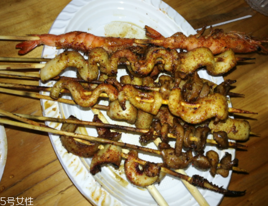 魷魚是烏賊嗎？魷魚跟烏賊是一種嗎？