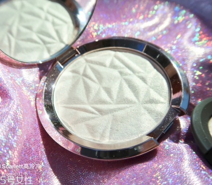 becca高光vanilla quartz和moonstone的對比試色 becca高光vanilla quartz和moonstone的對比試色