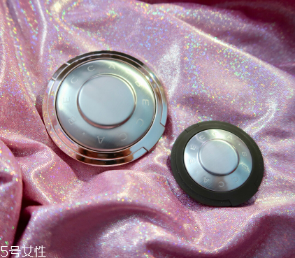 becca高光vanilla quartz和moonstone的對比試色 becca高光vanilla quartz和moonstone的對比試色