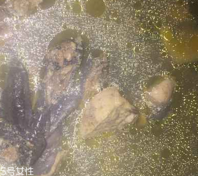 烏雞是熱性還是涼性？烏雞偏熱還是偏涼？