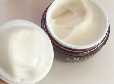 olay空氣霜怎么樣？olay空氣霜搓泥嗎？
