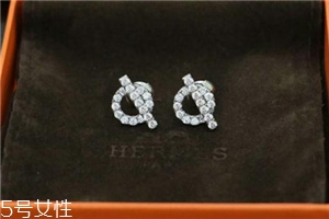 耳釘轉(zhuǎn)不動怎么辦？耳釘轉(zhuǎn)不動怎么處理？