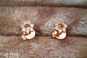 耳釘變黃怎么清洗？耳釘變黃了怎么辦？