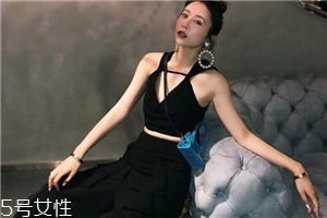 今年夏天流行什么露臍裝？今夏最火的露臍裝搭配