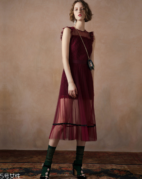 女人穿什么顏色顯氣質(zhì)？什么顏色衣服最顯氣質(zhì)？