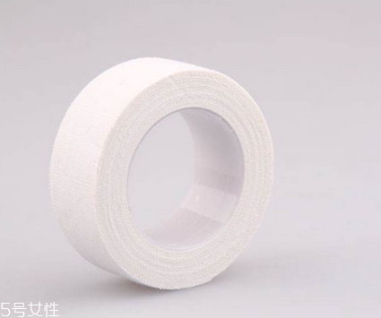 醫(yī)用膠布留下的膠痕怎么去除？