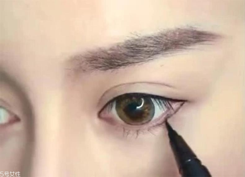 做運(yùn)動(dòng)化什么妝比較好 活力滿滿運(yùn)動(dòng)妝容教程 做運(yùn)動(dòng)化什么妝比較好 活力滿滿運(yùn)動(dòng)妝容教程