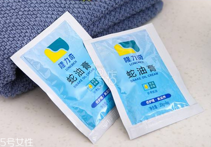 蛇油膏是不是越擦越黑？蛇油膏擦了會(huì)變黑嗎？